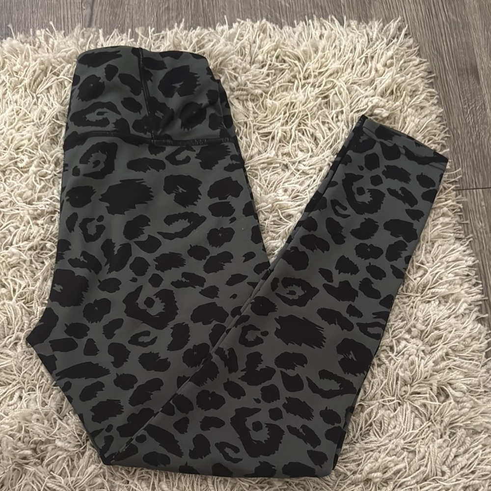 Black Leopard Print Leggings - Picture 2 of 3